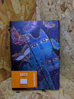 картинка Еженедельник Paperblanks Blue Cats and Butterflies (гориз.2017) Midi (13х18см), синий от магазина Молескинов
