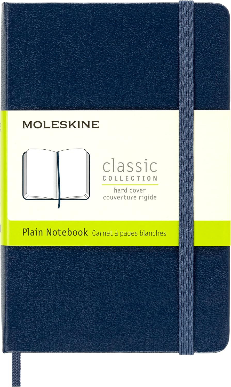 картинка Записная книжка Moleskine Classic (нелинованная), Pocket (9x14см), темно-синяя от магазина Молескинов