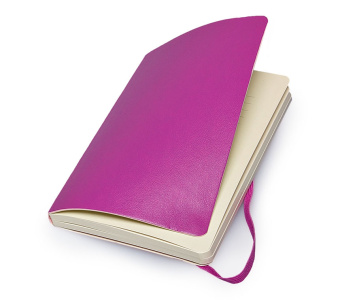 картинка Записная книжка Moleskine Classic Soft (нелинованная), Pocket (9х14 см), темно-розовый от магазина Молескинов