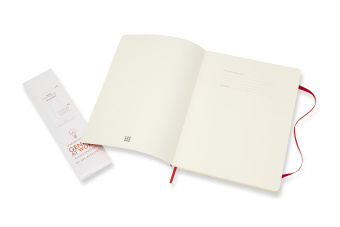 картинка Записная книжка Moleskine Classic Soft (мягкая обложка), нелинованная, XLarge (19х25см), красная от магазина Молескинов