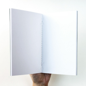 картинка Скетчбук для спиртовых маркеров и графики Maxgoodz Classic White, A5, 32л, 160г/м2, Сшивка, Синий от магазина Молескинов