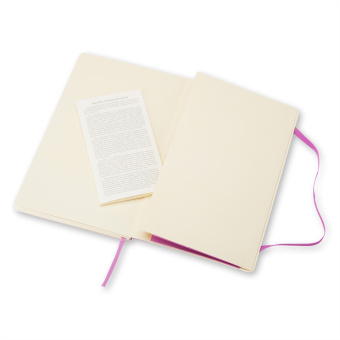 картинка Записная книжка Moleskine Classic Soft (в линейку), Large (13x21 см), темно-розовая от магазина Молескинов